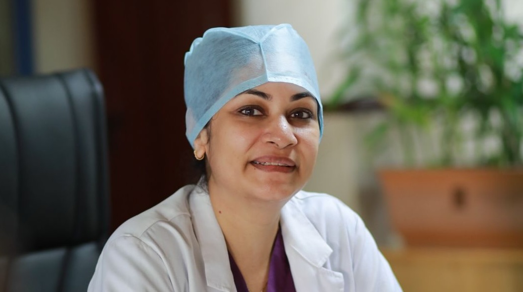 DR. REENA ABRAHAM BDS, FAGE